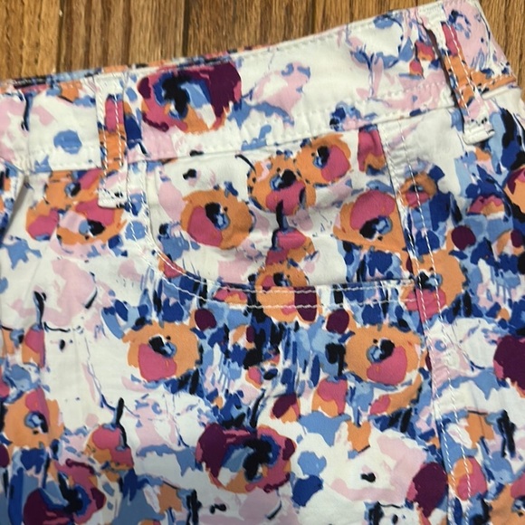 St. John’s Bay Floral Print Skort Size 12 - Picture 4 of 7
